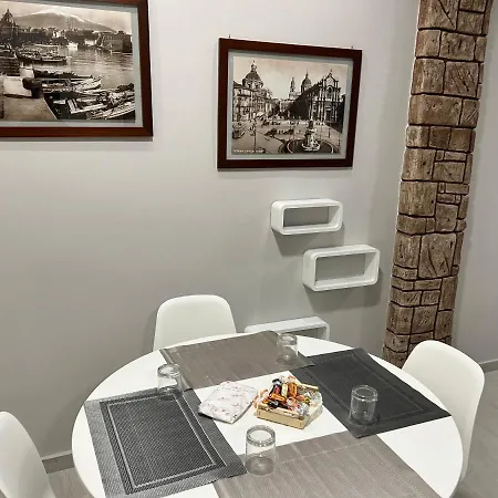 San Julian House كاتانيا