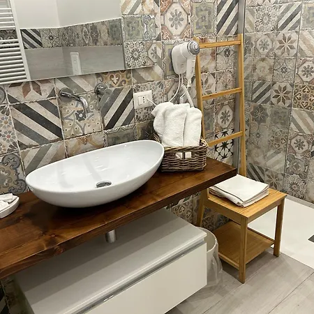 San Julian House كاتانيا