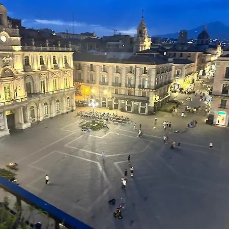 San Julian House شقة