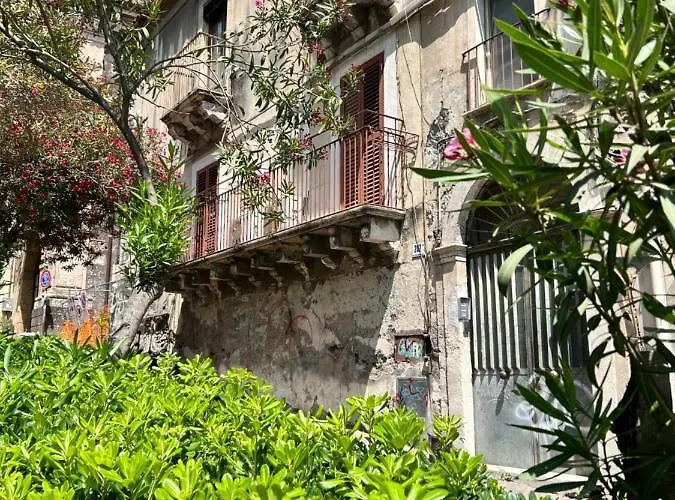 San Julian House * Катания